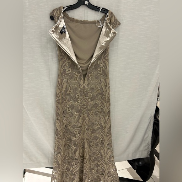 TADASHI SHOJI Flower Patterns Tight Maxi Flared U-Neck Plain Long - Picture 8 of 10